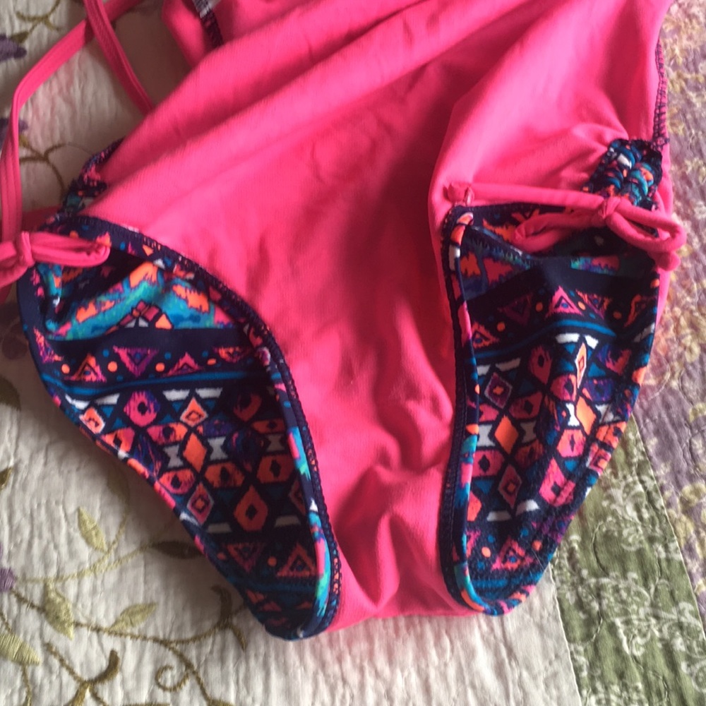 Bright colored bathing suit - Picture 6 of 6